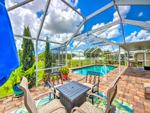 Cape Coral Vacation Pool Home Sleeps 6 Guests