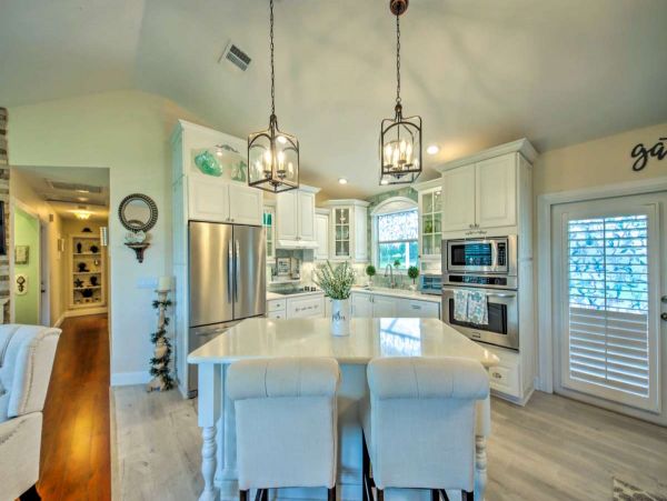 Cape Coral Vacation Pool Home Sleeps 6 Guests