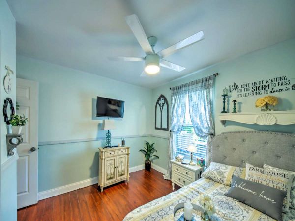 Cape Coral Vacation Pool Home Sleeps 6 Guests