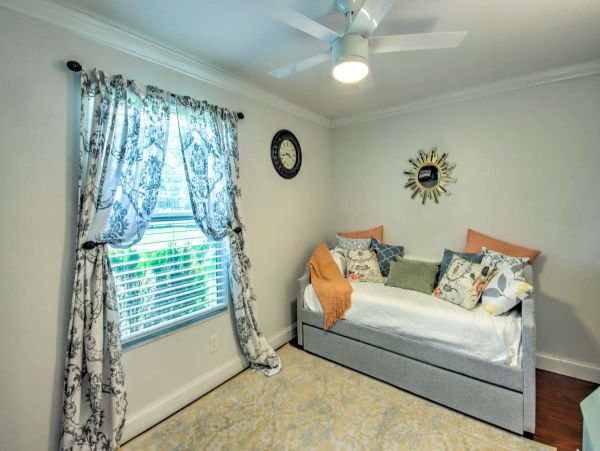 Cape Coral Vacation Pool Home Sleeps 6 Guests