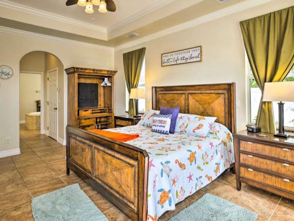 Cape Coral Retreat with 4 Bedrooms & Private Pool