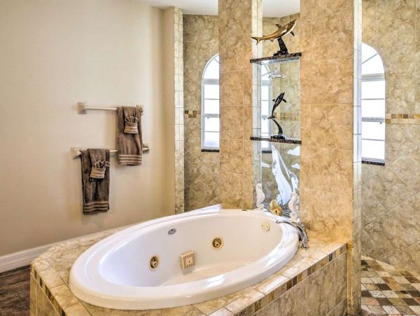 Cape Coral Retreat with 4 Bedrooms & Private Pool