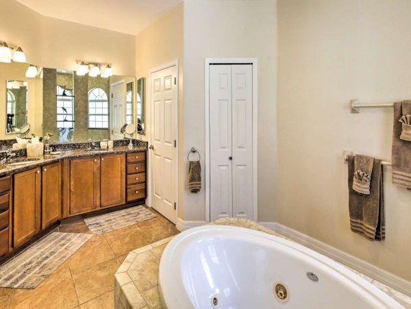 Cape Coral Retreat with 4 Bedrooms & Private Pool