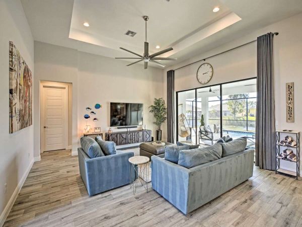Elegant 3 Bedroom Vacation Canal Home in Cape Coral