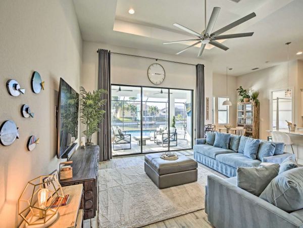 Elegant 3 Bedroom Vacation Canal Home in Cape Coral