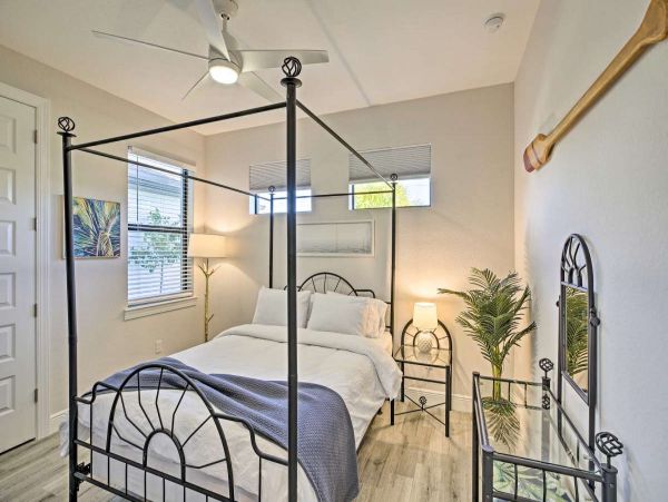Elegant 3 Bedroom Vacation Canal Home in Cape Coral