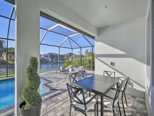 Elegant 3 Bedroom Vacation Canal Home in Cape Coral