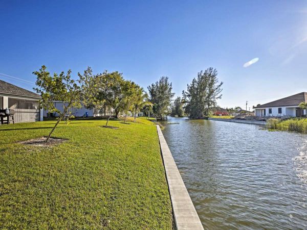 Elegant 3 Bedroom Vacation Canal Home in Cape Coral