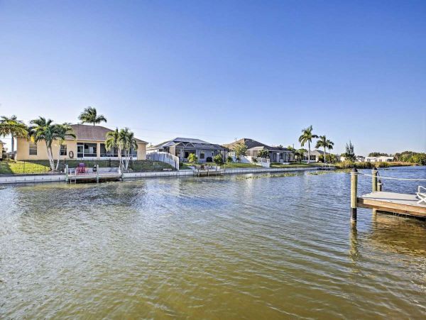 Elegant 3 Bedroom Vacation Canal Home in Cape Coral