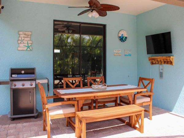 Cape Coral Vacation Home Four Bedroom