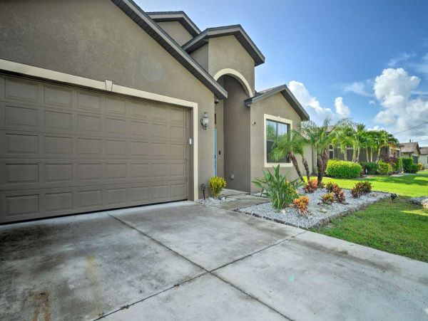 Cape Coral Vacation Home Four Bedroom
