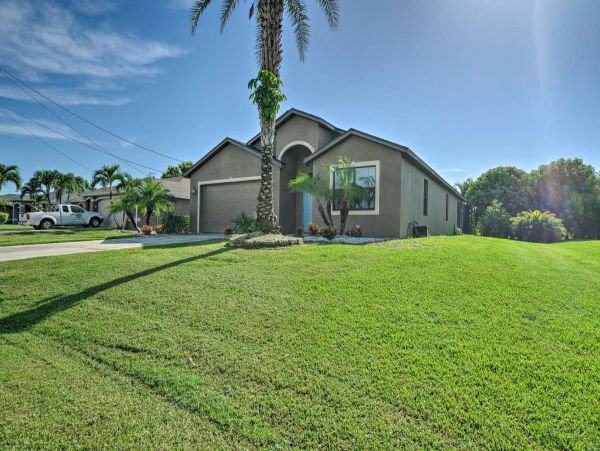 Cape Coral Vacation Home Four Bedroom