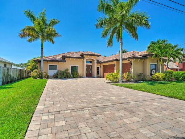 Cape Coral Lovely Pool Vacation Home