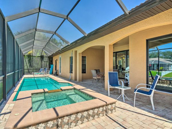 Cape Coral Lovely Pool Vacation Home