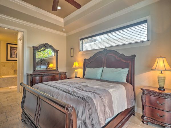 Cape Coral Lovely Pool Vacation Home