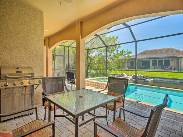 Cape Coral Lovely Pool Vacation Home