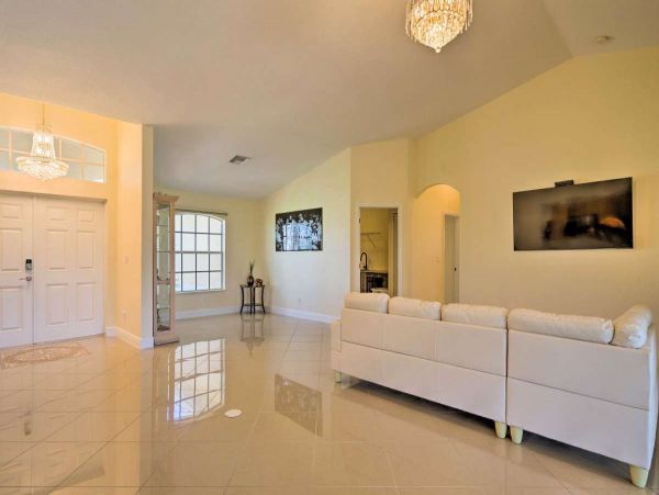 Cape Coral Vacation Pool Home Four Bedroom