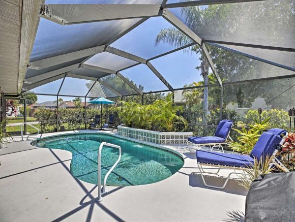 Cape Coral 3 Bedroom Vacation Home with Private Pool