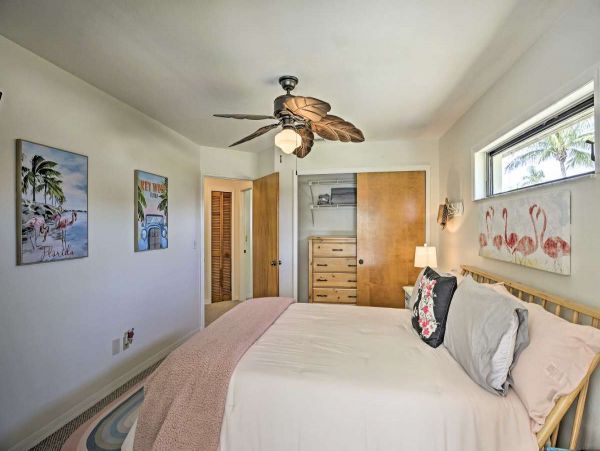 Cape Coral 3 Bedroom Vacation Home with Private Pool