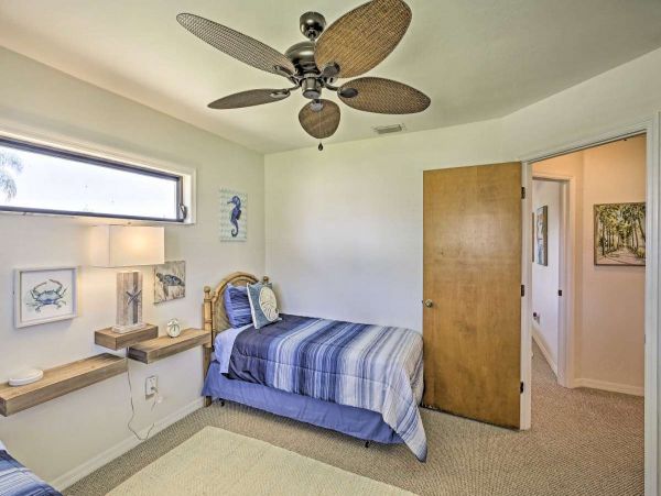 Cape Coral 3 Bedroom Vacation Home with Private Pool