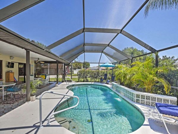 Cape Coral 3 Bedroom Vacation Home with Private Pool