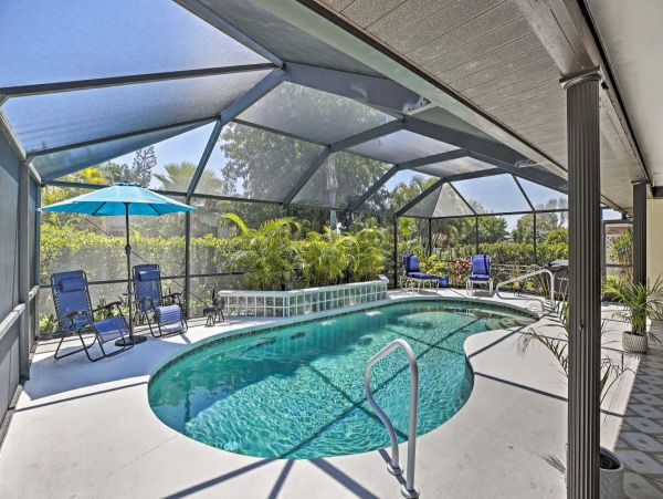 Cape Coral 3 Bedroom Vacation Home with Private Pool