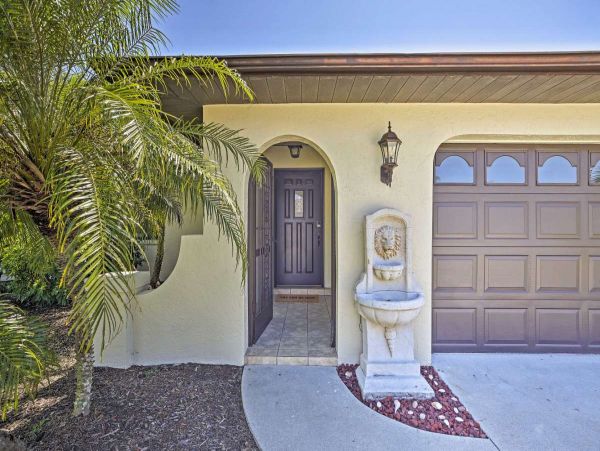 Cape Coral 3 Bedroom Vacation Home with Private Pool
