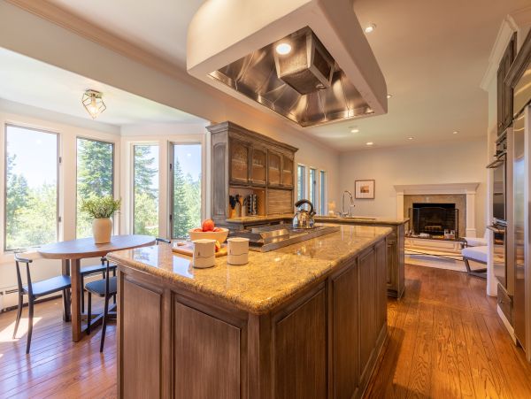 Stunning Vacation Rental 4 Bedrooms in Lake Tahoe