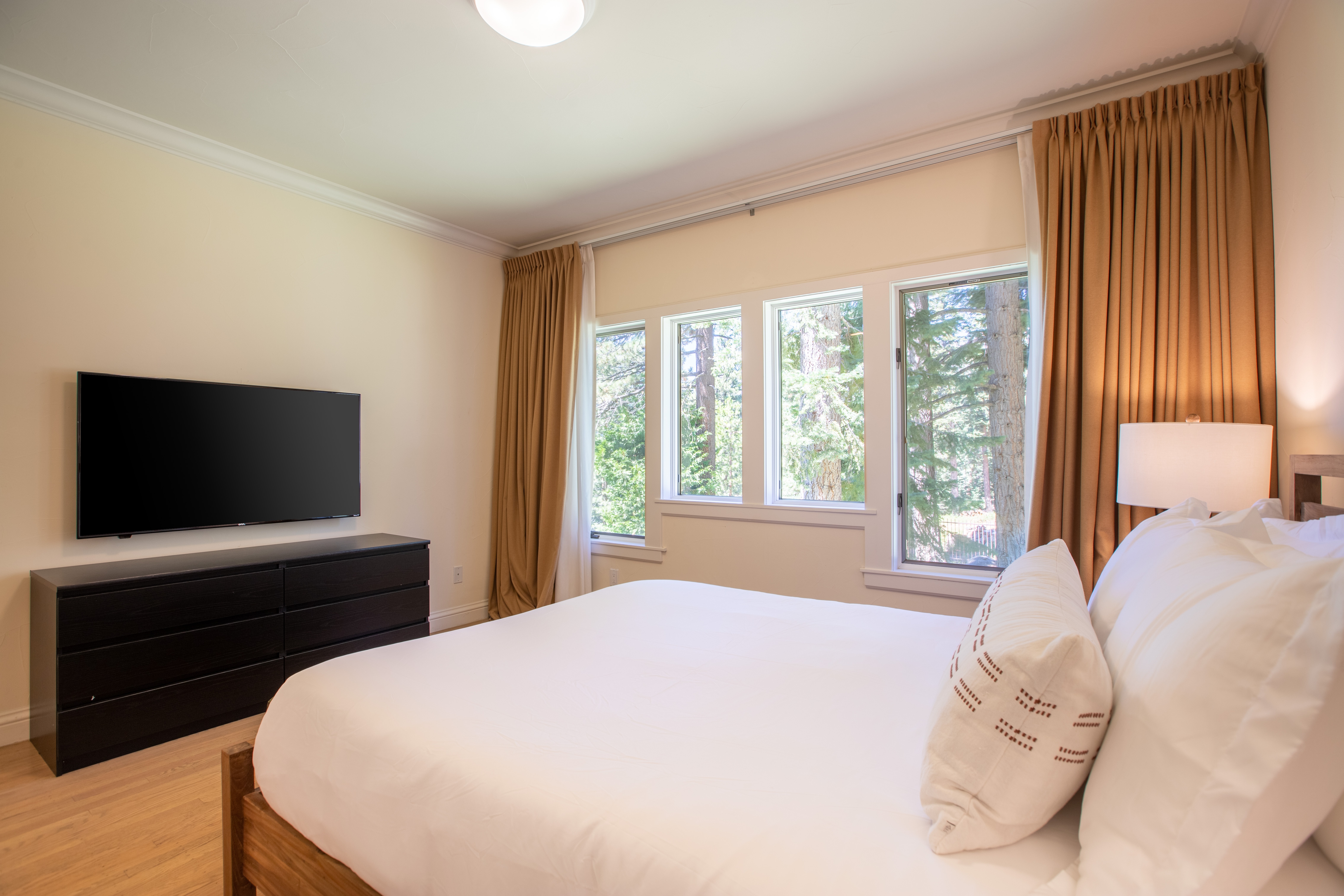 Stunning Vacation Rental 4 Bedrooms in Lake Tahoe