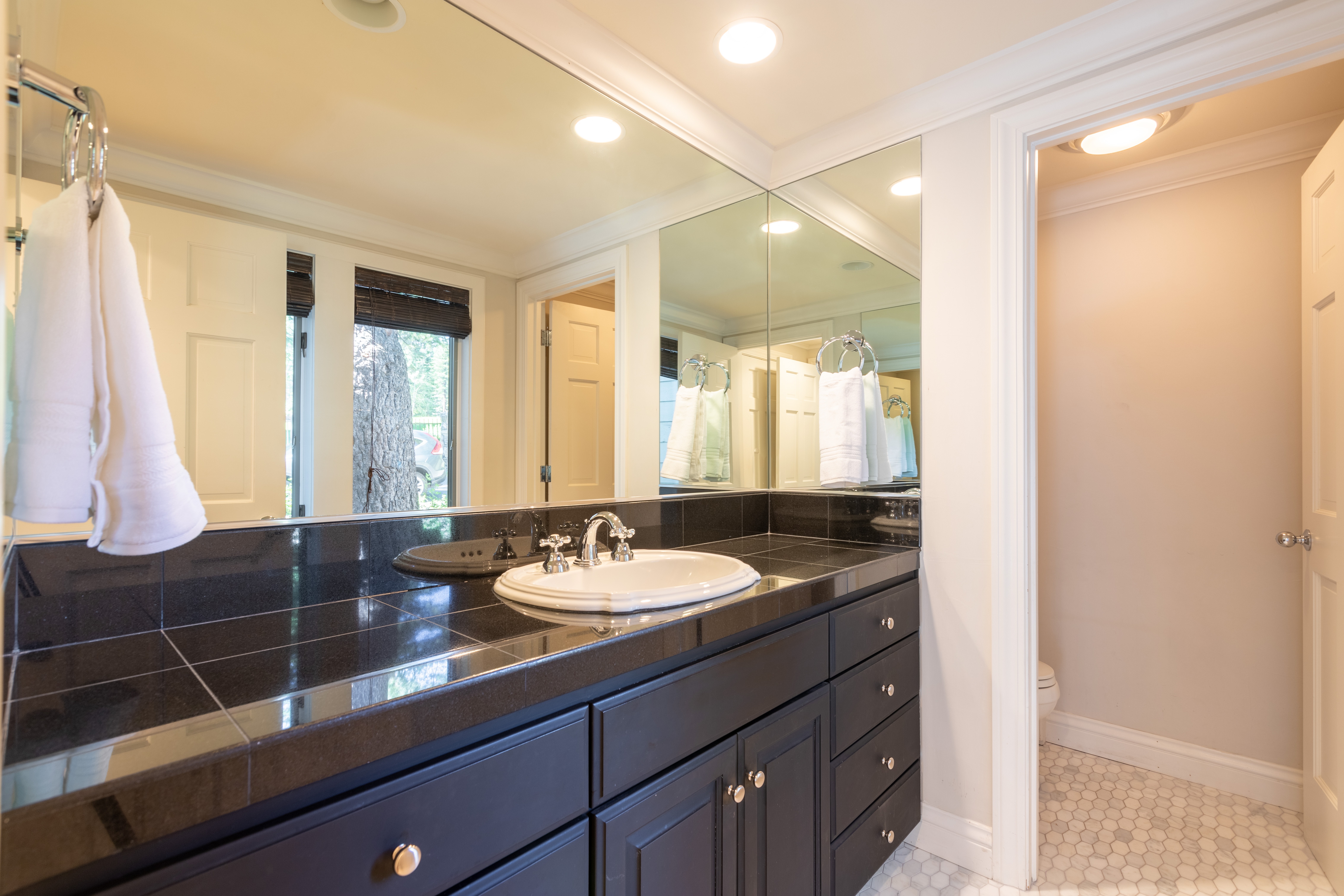 Stunning Vacation Rental 4 Bedrooms in Lake Tahoe