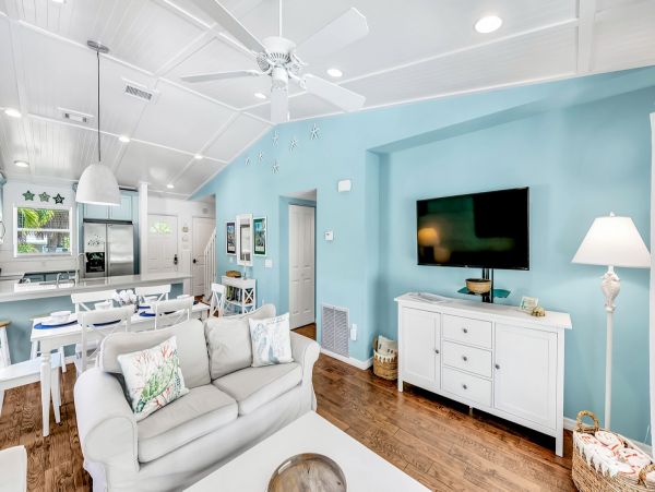 A Serene 3 BR Coastal Home with Pool in Holmes Beach A Block to Beach
