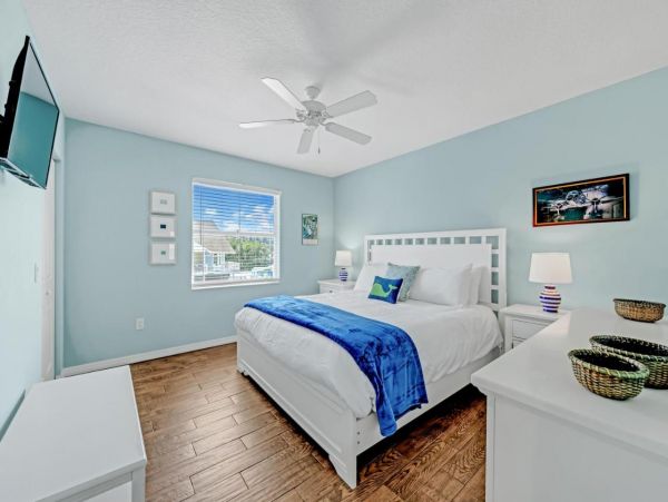 A Serene 3 BR Coastal Home with Pool in Holmes Beach A Block to Beach