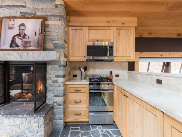 Truckee River Vacation Home with 6 Bedroom & Fire Pit