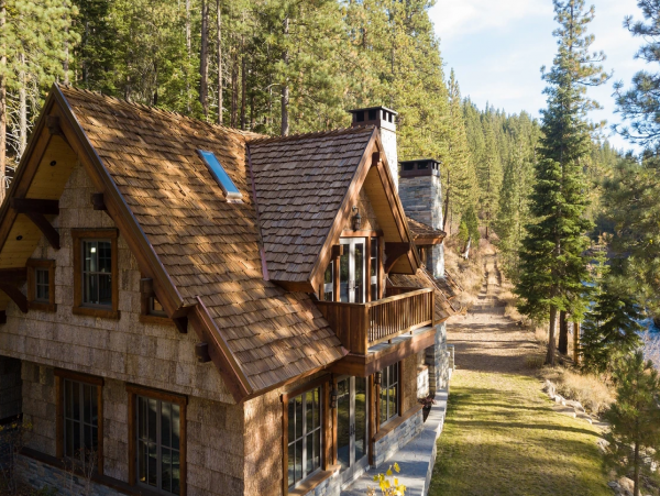 Truckee River Vacation Home with 6 Bedroom & Fire Pit