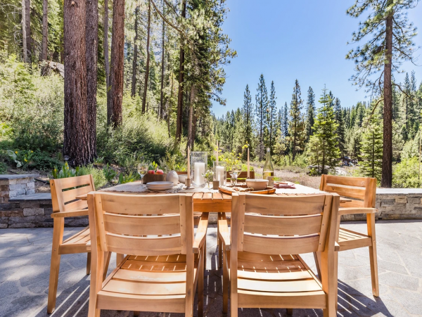 Truckee River Vacation Home with 6 Bedroom & Fire Pit