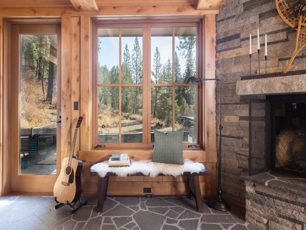 Truckee River Vacation Home with 6 Bedroom & Fire Pit