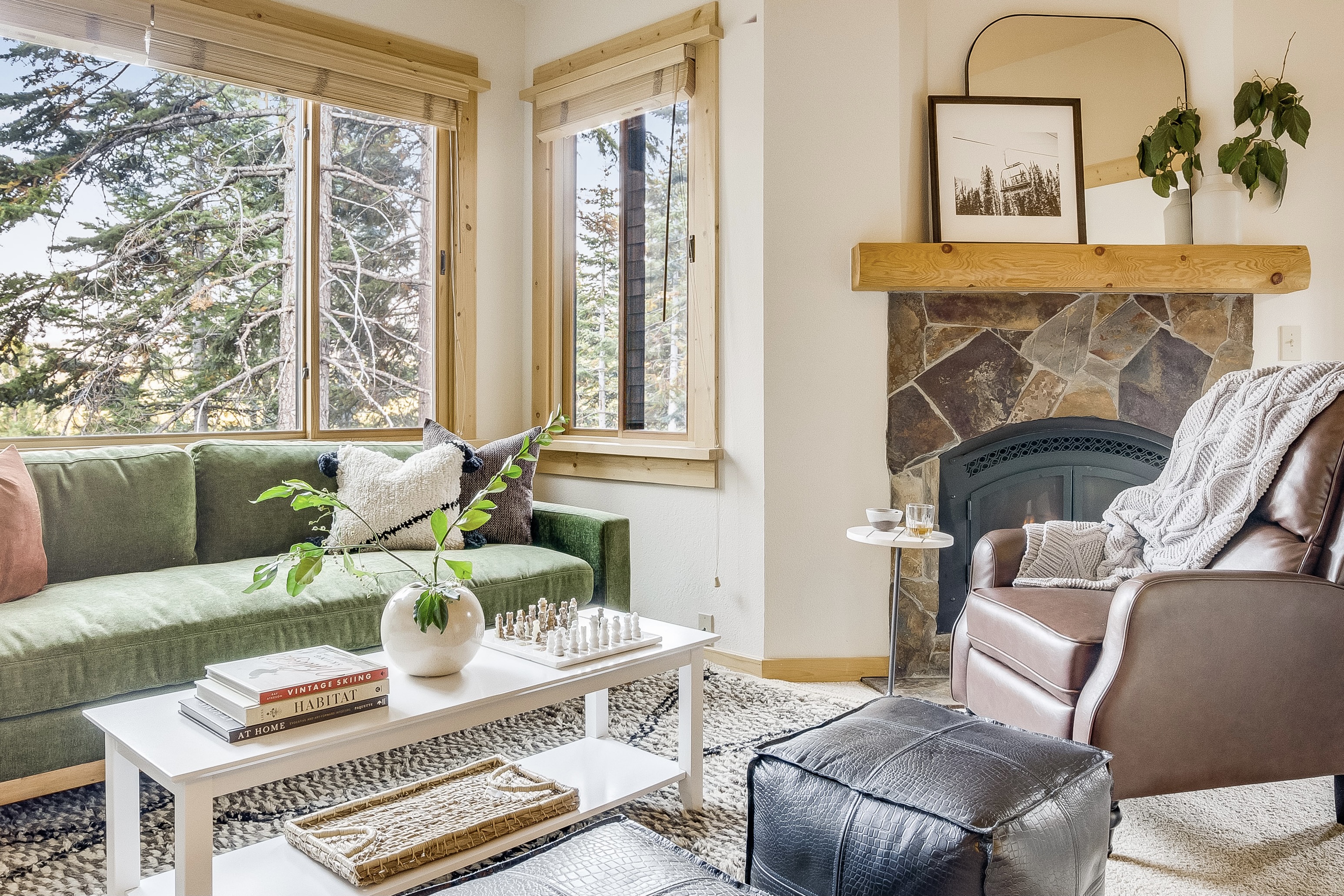 Lake Tahoe Mountain Vacation Rental 2 BR Steps from Ski Lifts