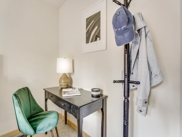 Lake Tahoe Mountain Vacation Rental 2 BR Steps from Ski Lifts