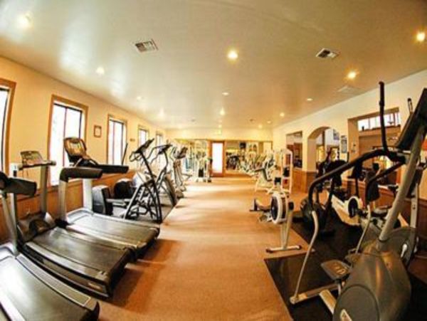 Lake Tahoe Mountain Vacation Rental 2 BR Steps from Ski Lifts
