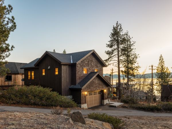 Tahoe Gorgeous Lakefront Four Bedroom Vacation Rental