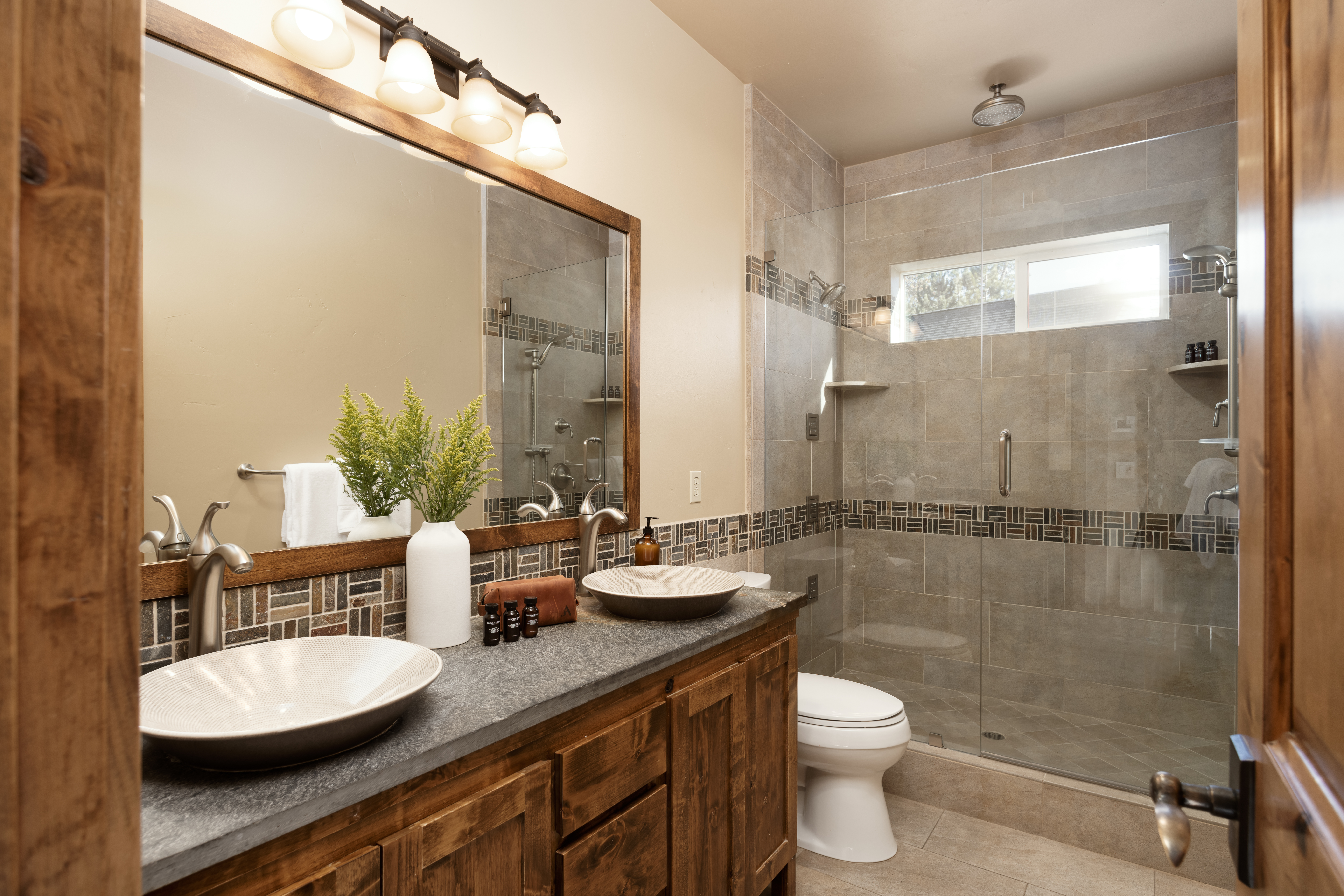 Tahoe Gorgeous Lakefront Four Bedroom Vacation Rental
