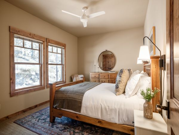 Tahoe Gorgeous Lakefront Four Bedroom Vacation Rental