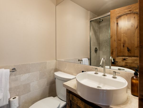 Tahoe Gorgeous Lakefront Four Bedroom Vacation Rental
