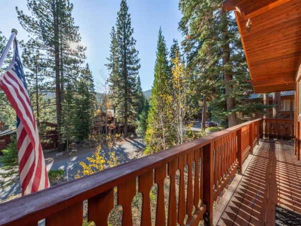Cozy Vacation Rental with 3 Bedrooms in Truckee