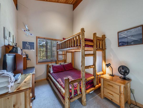 Cozy Vacation Rental with 3 Bedrooms in Truckee