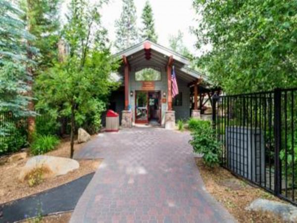 Cozy Vacation Rental with 3 Bedrooms in Truckee