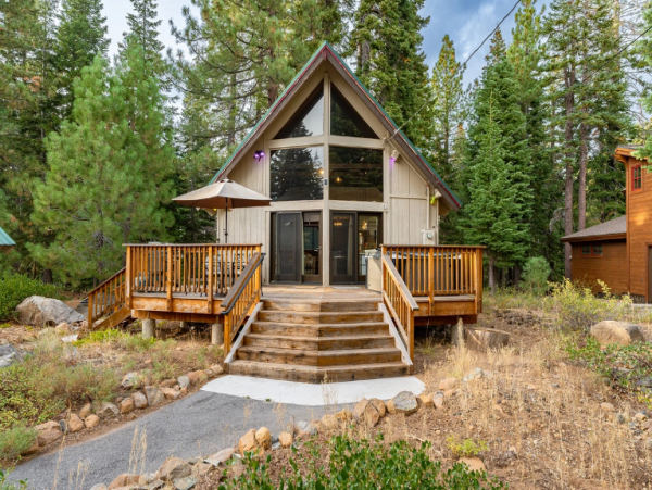 Modern Vacation Cabin in the Heart of Tahoe Donner