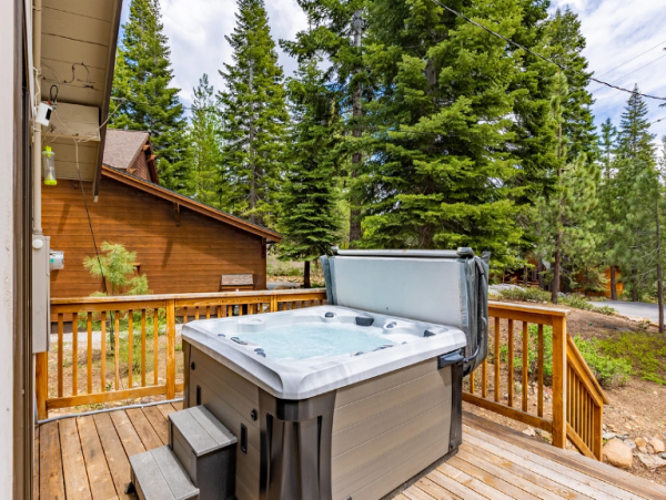 Modern Vacation Cabin in the Heart of Tahoe Donner
