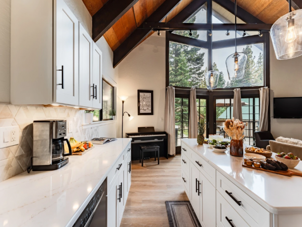 Modern Vacation Cabin in the Heart of Tahoe Donner
