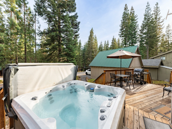 Modern Vacation Cabin in the Heart of Tahoe Donner